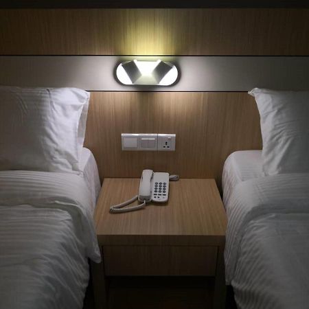 Walk In Hotel Кота Кинабалу Екстериор снимка