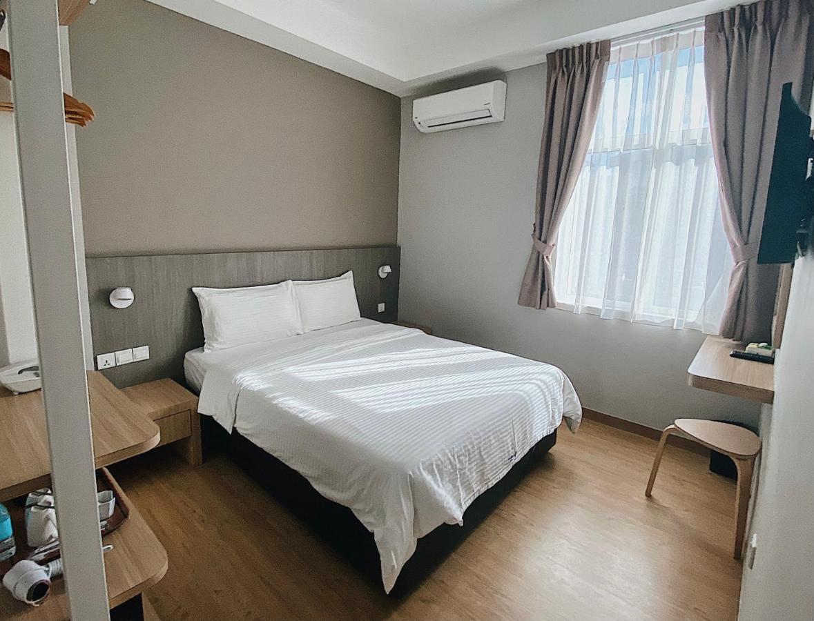 Walk In Hotel Кота Кинабалу Екстериор снимка