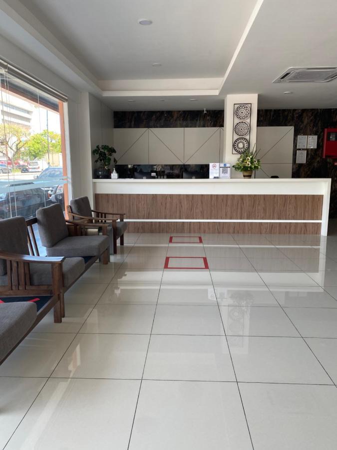 Walk In Hotel Кота Кинабалу Екстериор снимка