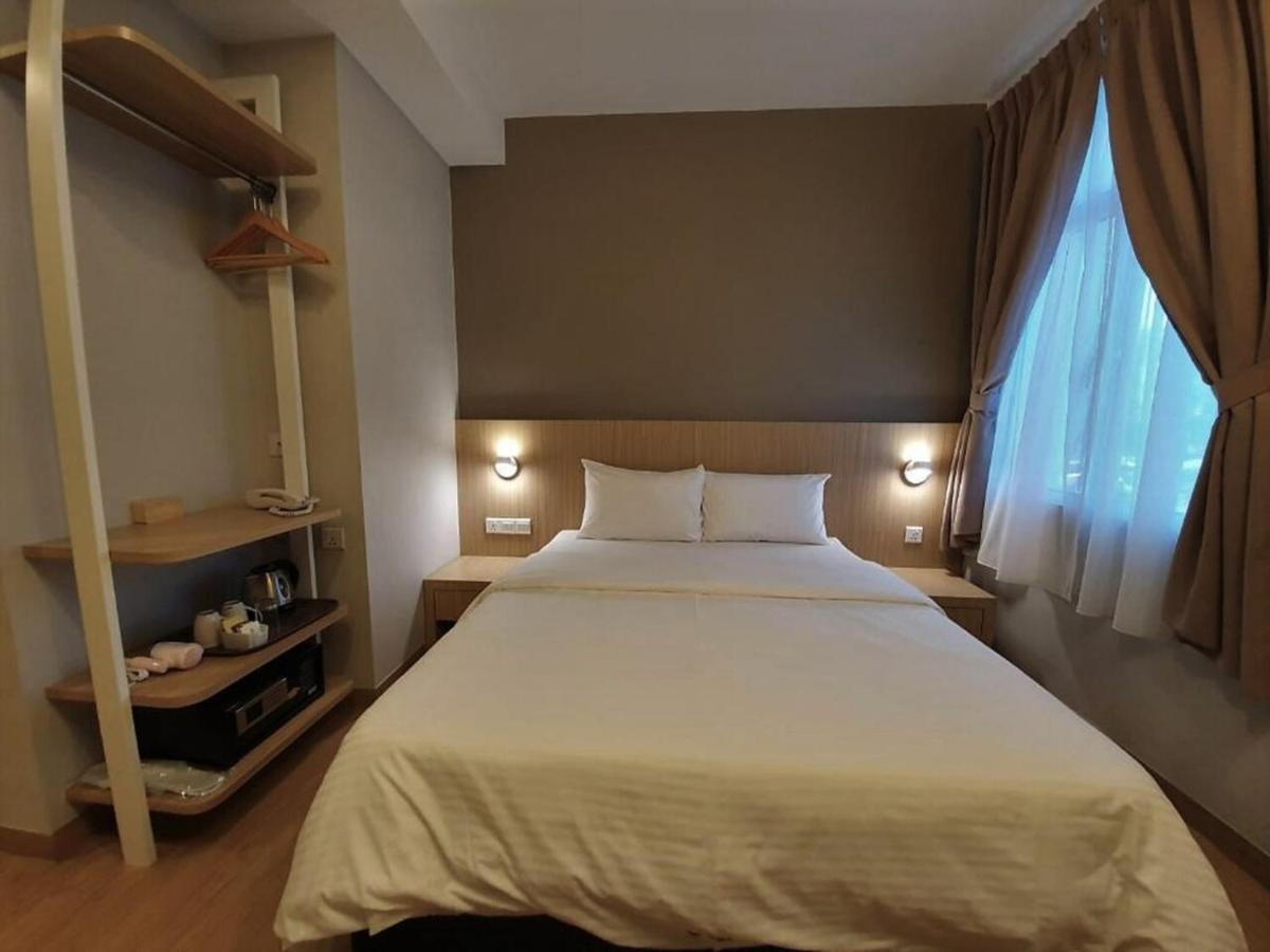 Walk In Hotel Кота Кинабалу Екстериор снимка