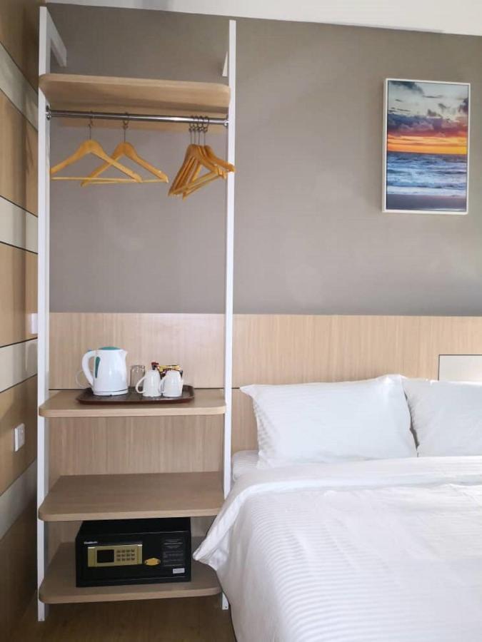 Walk In Hotel Кота Кинабалу Екстериор снимка